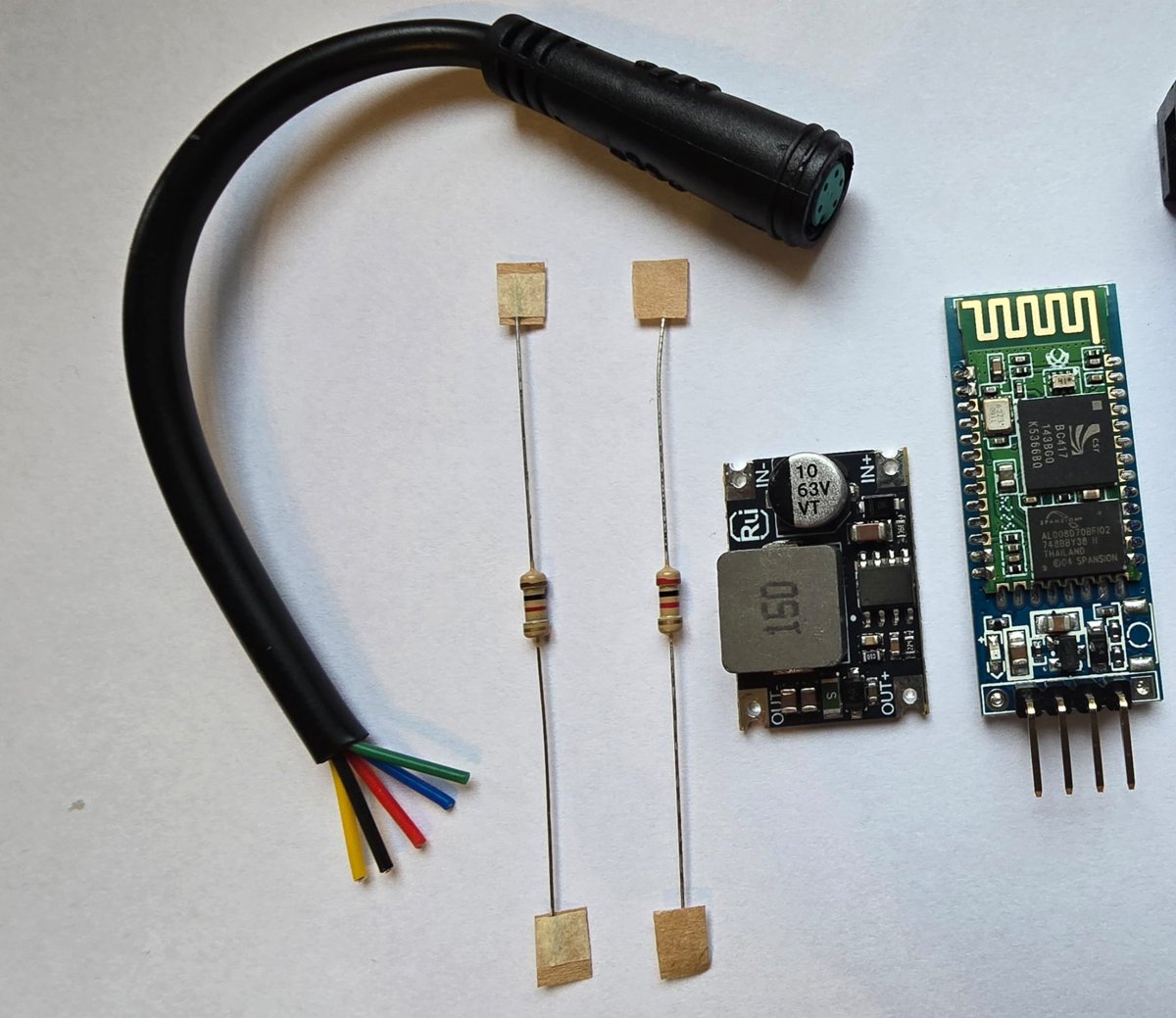 Parts: cable with a HIGO 5-pin plug, two resistors, step-down converter and Bluetooth module