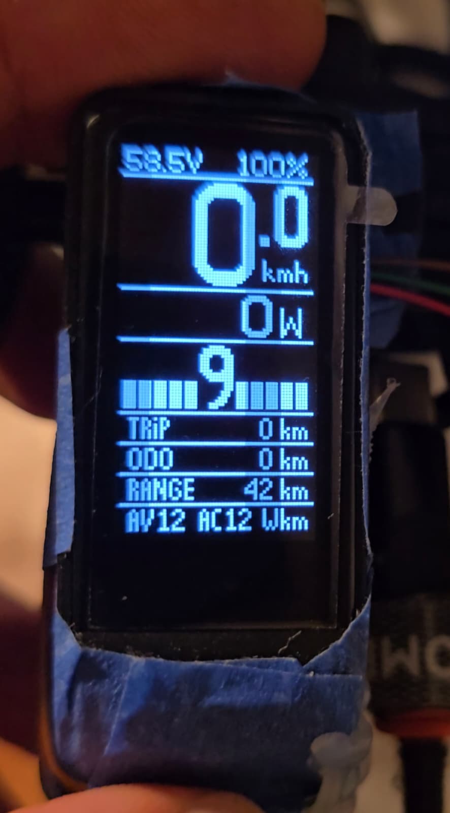 SW102 cockpit screen with speed, power, assist level, trip and range