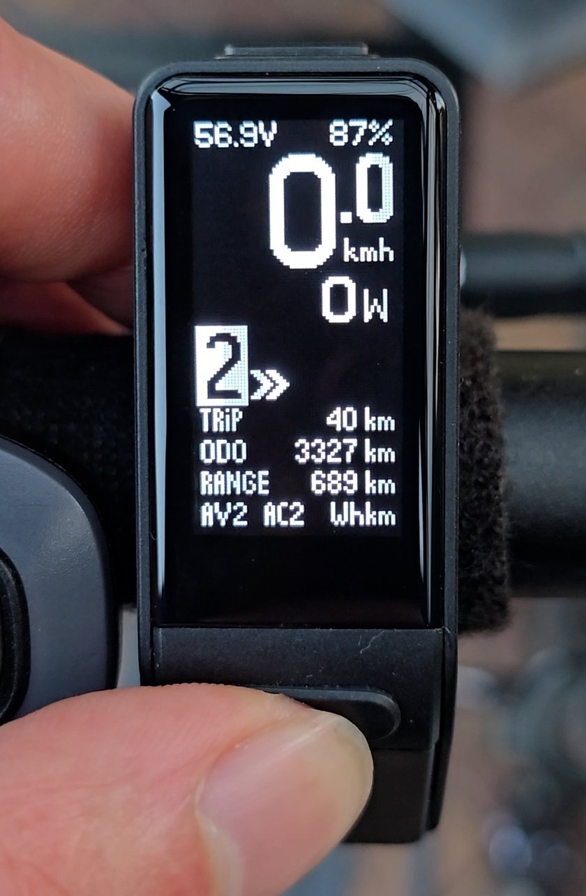 SW102-Cockpit mit Pfeilanzeige der Unterstützungsstufe
